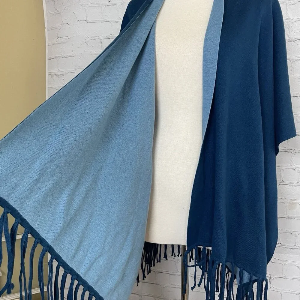 Chico's One Size Reversible Knit Cape Blue Cotton Blend Shawl Wrap Fringe - Picture 2 of 6